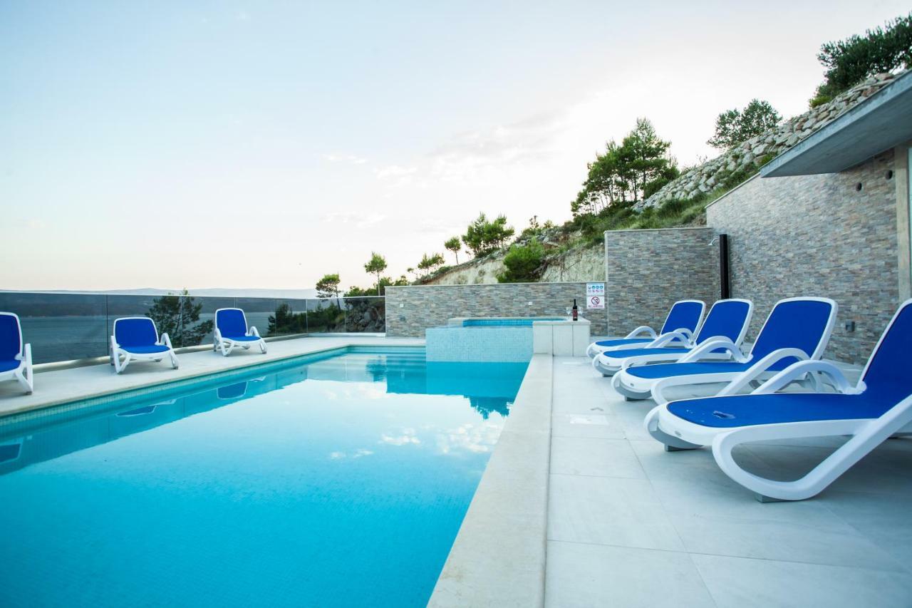 Apartments Pusic Омиш Экстерьер фото